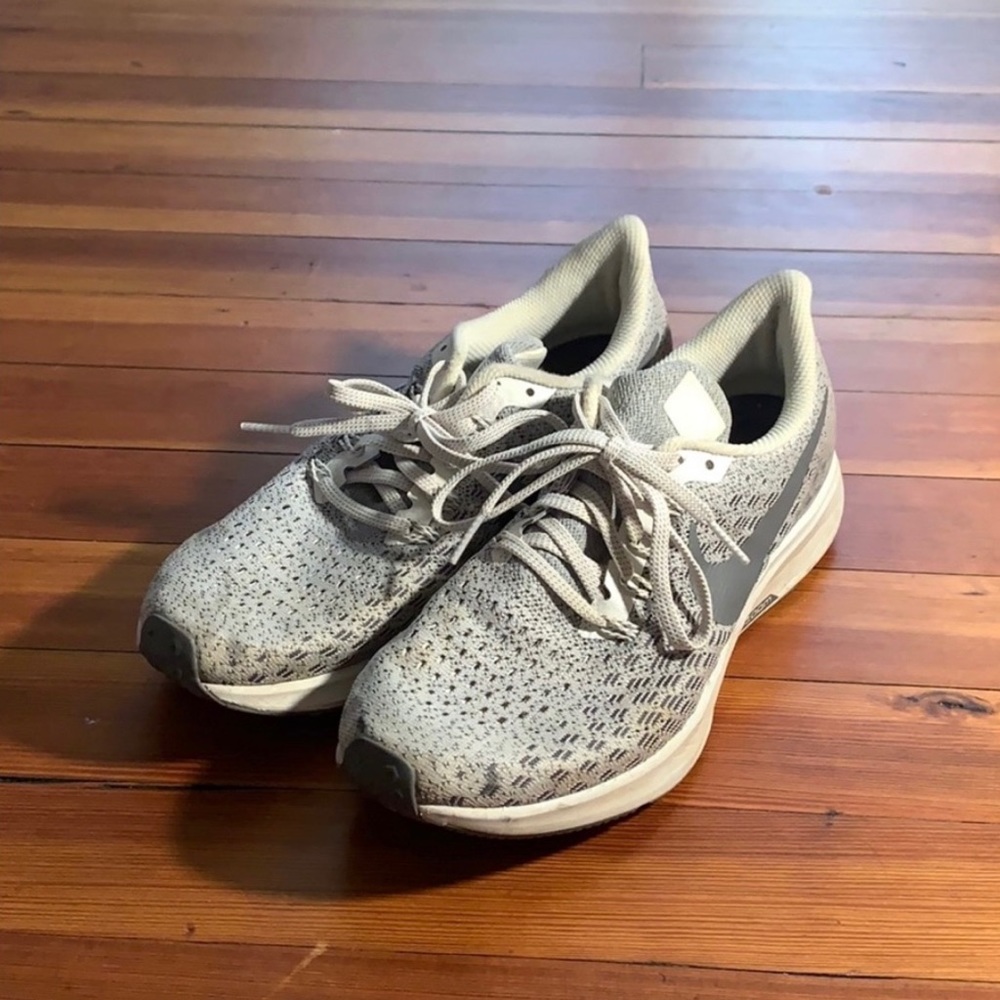 Grey Nike pegusus